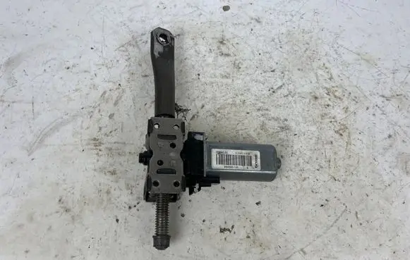 Porsche Macan (95B) Seat adjustment motor 984686105 D359000