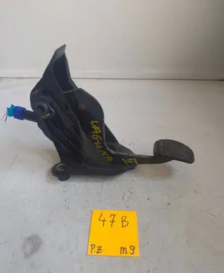 Renault Laguna II Accelerator throttle pedal 8200002714