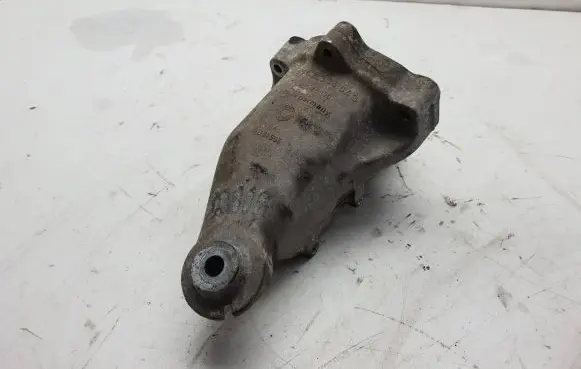 Mercedes-Benz C W204 Engine mounting bracket A6512233504 ENAC46000