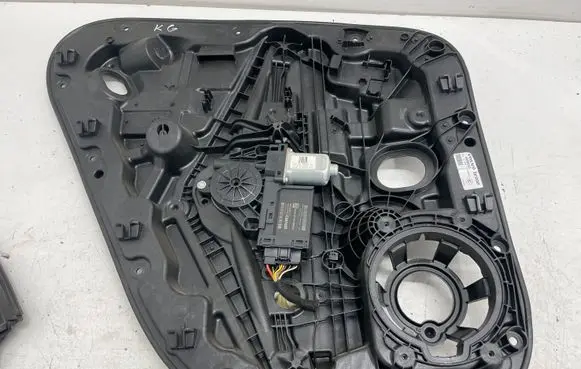 Volvo XC40 Rear door window regulator with motor 30747105