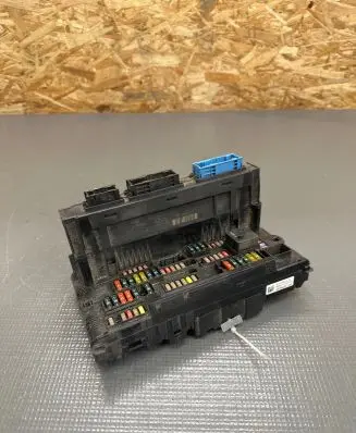BMW 7 F01 F02 F03 F04 Fuse module 9234421 01560772 217033442E