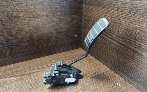 Renault Master II Accelerator throttle pedal 8200778349 6PV00811905