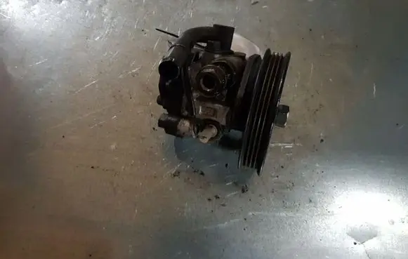 KIA Sephia Power steering pump
