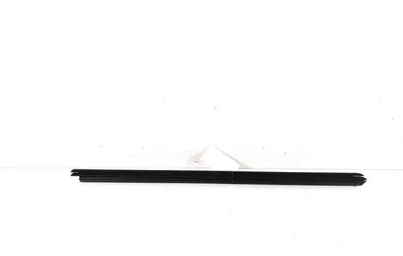 Opel Astra L Front door trim bar 9847335780