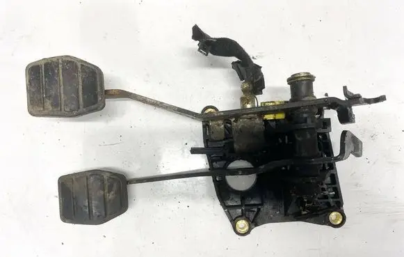 Renault Espace III Brake pedal 6025313012
