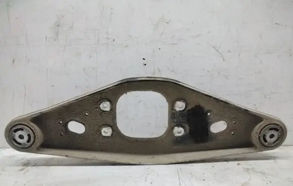 Mercedes-Benz E W211 Rear differential/diff mount bracket A2303521806
