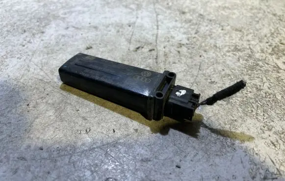Audi A6 S6 C6 4F Tire pressure sensor 4E0907277 002BE00001