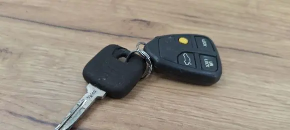 Volvo S60 Ignition key/card 
