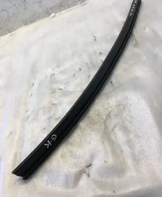 Audi A4 S4 B9 8W Rubber seal rear door window/glass 8w0839479