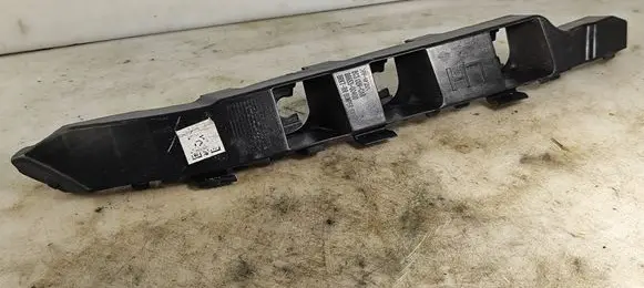 Rear bumper mounting bracket