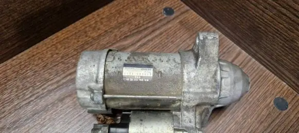 Mercedes-Benz Sprinter W906 Starter motor 0061514501 4280005510