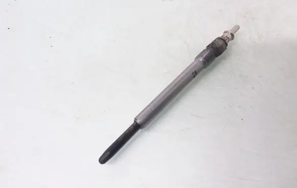 Mercedes-Benz E W210 Glow plug 0100226379