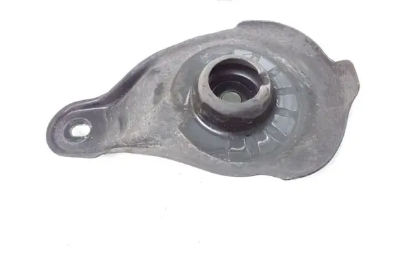 Toyota Auris E180 Coil spring/strut mount 