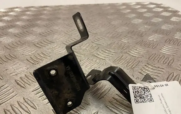 Land Rover Evoque II Fender mounting bracket K8D216E032AA