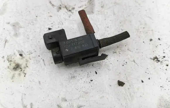BMW 3 E90 E91 Vacuum valve 70231800 11T202 7810831