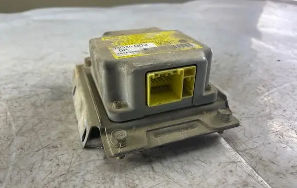 Mitsubishi Pajero Sport I Airbag control unit/module Mr530002 X6t41781