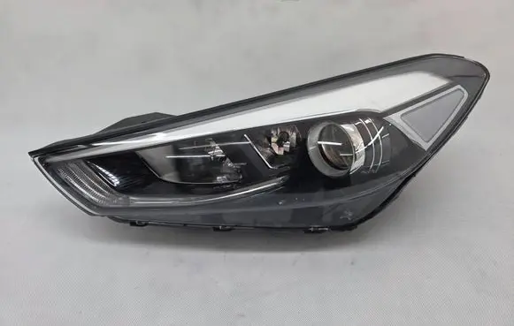 Hyundai Tucson TL Headlight/headlamp 92101-D7100 SP92101-D7100