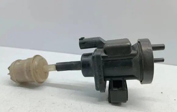 Mercedes-Benz A W168 Turbo solenoid valve A0005450427 0005450427