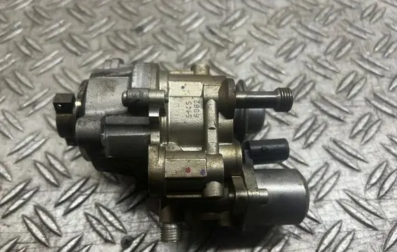 BMW 5 E60 E61 Fuel injection high pressure pump 761393304