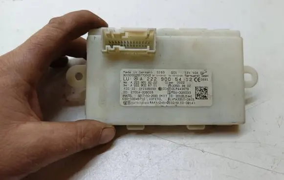 Mercedes-Benz C W205 Keyless (KESSY) go control unit/module A2229005412 A2229018202
