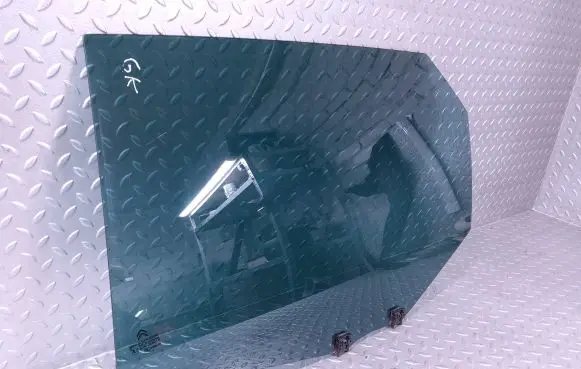 Citroen DS5 Rear door window glass 9687045680