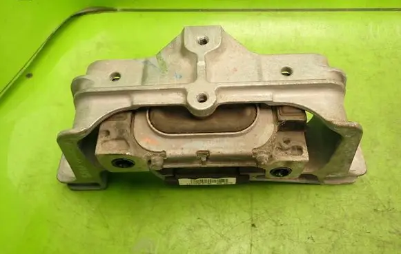 Infiniti Q30 Engine mount vacuum valve 