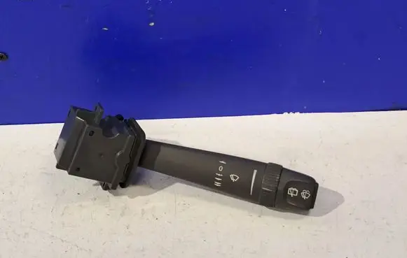 Volvo V70 Wiper control stalk 31268582
