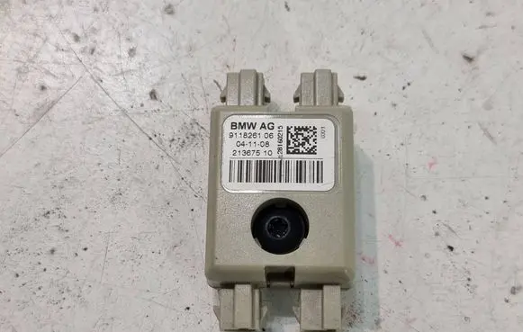 BMW 7 F01 F02 F03 F04 Aerial antenna amplifier 9118261 041108 21367510