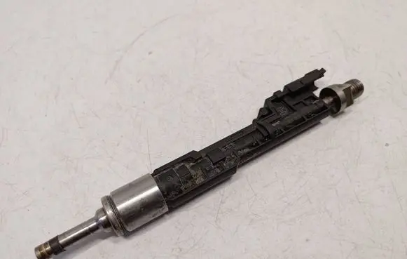 BMW 5 F10 F11 Fuel injector 13537645956 13538627842