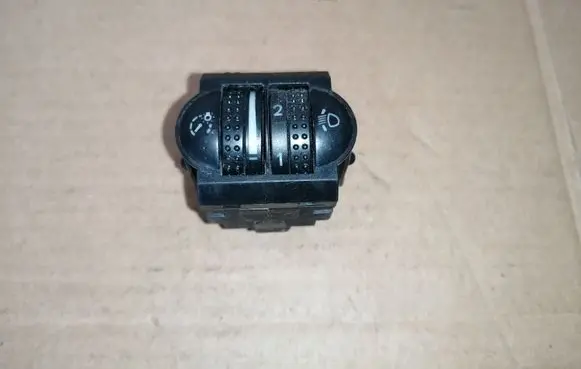 Volkswagen PASSAT B5 Headlight level height control switch 3B0941333A