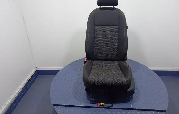 Volkswagen Golf Sportsvan Front driver seat 