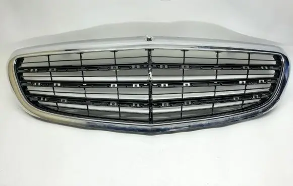 Mercedes-Benz C W205 Front bumper upper radiator grill A205880