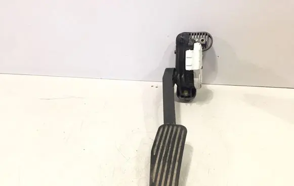 Volvo XC70 Accelerator throttle pedal 30636003 6PV00853700