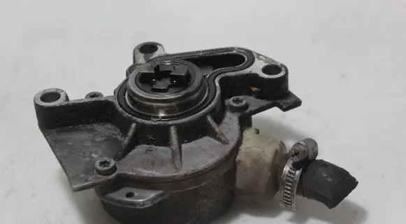 Skoda Fabia Mk1 (6Y) Vacuum pump 038145101