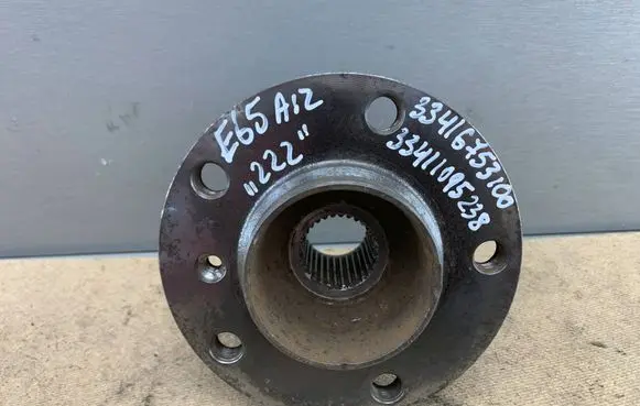 BMW 7 E65 E66 Rear wheel hub 6753100 33416753100 33411095238