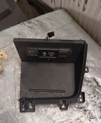 KIA Niro Wireless charging module 95560C5000 KA180109 19004466