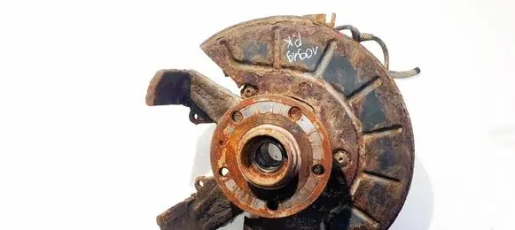 Skoda Octavia Mk2 (1Z) Front wheel hub 