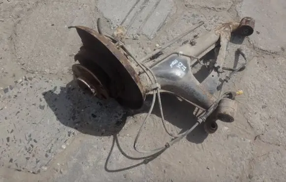 BMW 5 E34 Stub axle