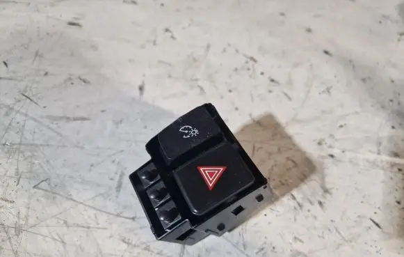 Toyota Prius+ (ZVW40) Hazard light switch