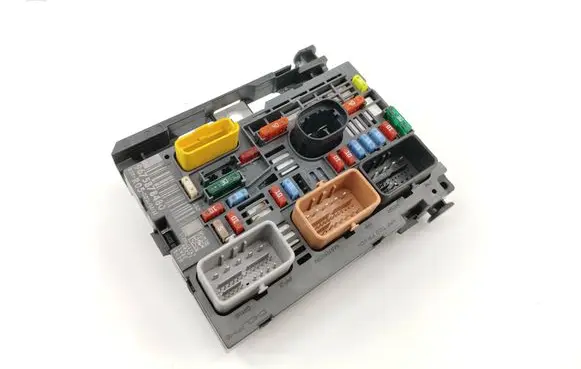 Peugeot 308 Fuse module 9675878480