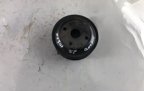KIA Sorento Water pump pulley 