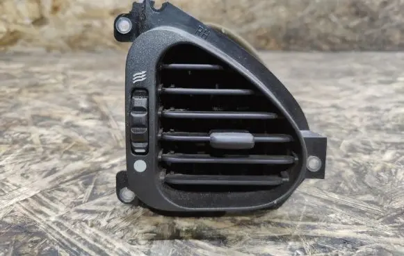 Jaguar XK8 - XKR Dashboard side air vent grill/cover trim GJA6720AE
