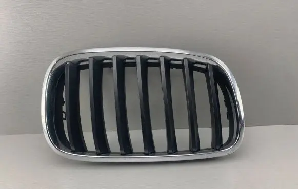 BMW X5 E70 Front bumper upper radiator grill 7185224 51137185224 51137307600