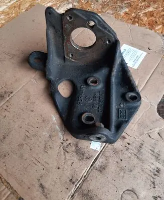 Volkswagen Transporter - Caravelle T4 Fuel pump bracket 074130147