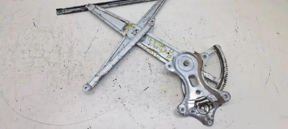 Toyota Corolla Verso E121 Front window lifting mechanism without motor