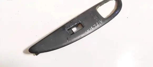 Nissan Primera Front door window switch trim 80960av660