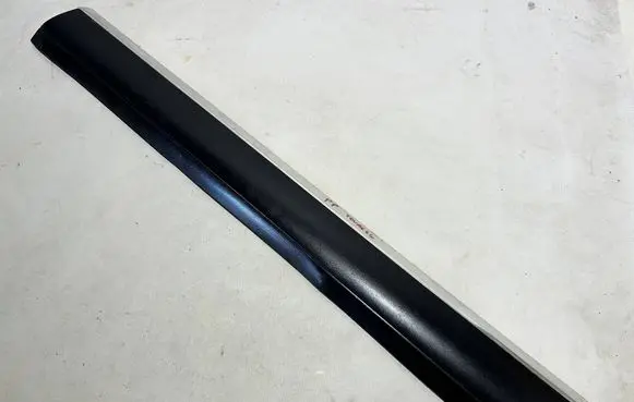 Volkswagen Touareg I Front door trim (molding) 7L9837788BDDT 7L9837788B