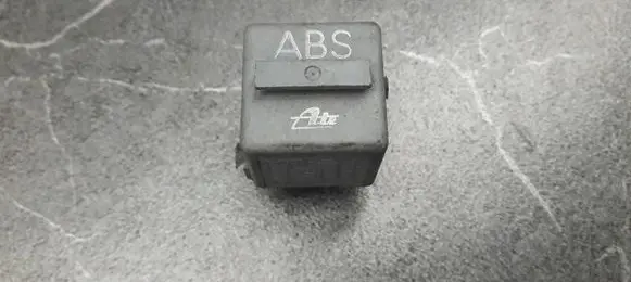 BMW 3 E36 Fuel pump relay 10.0822-0020.1