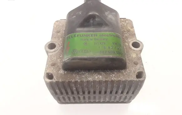Volkswagen PASSAT B4 High voltage ignition coil 867905104A