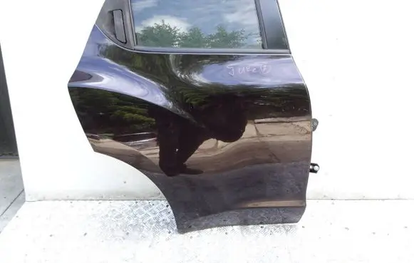 Nissan Juke I F15 Rear door